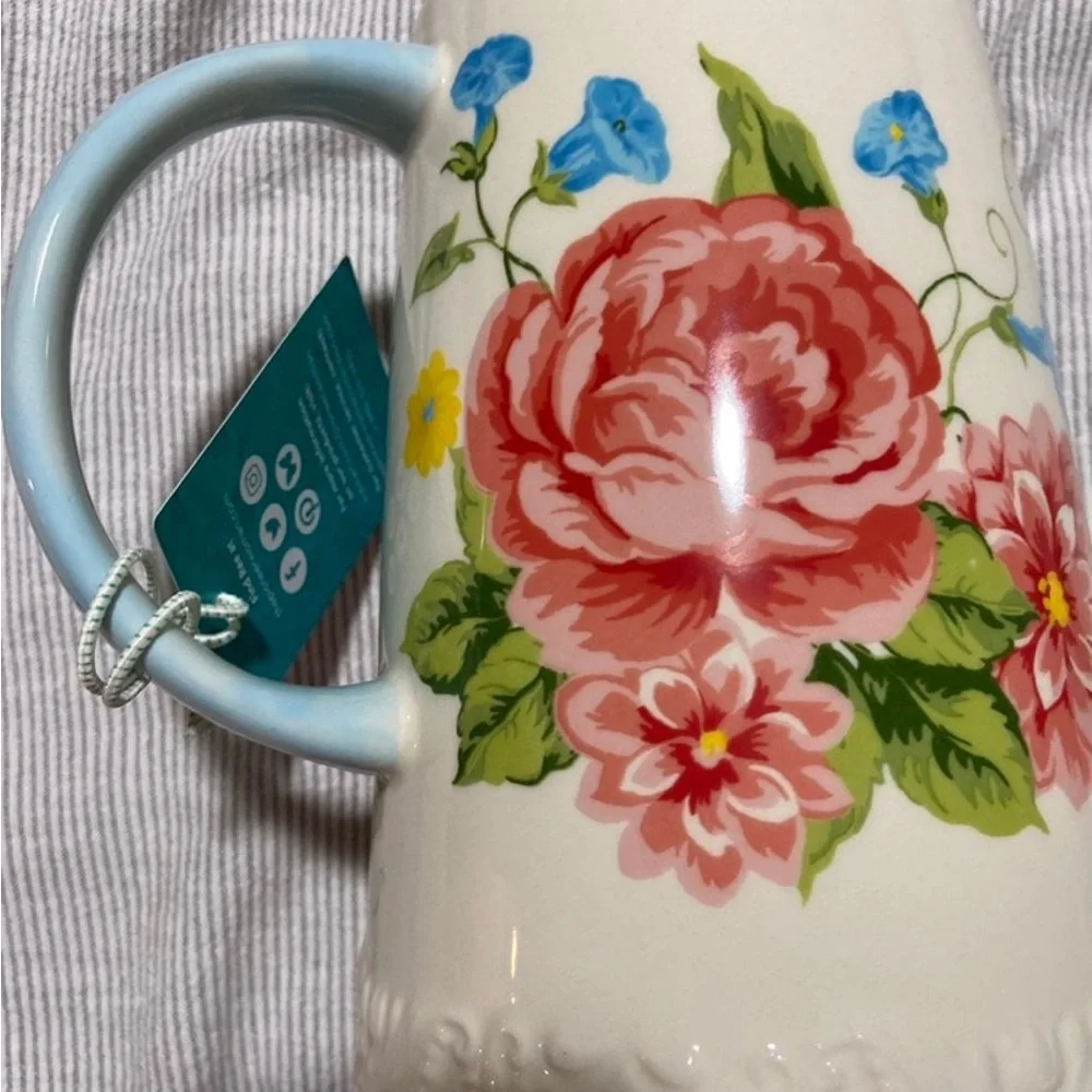 The Pioneer Woman Rose 2.1-quart Pitcher